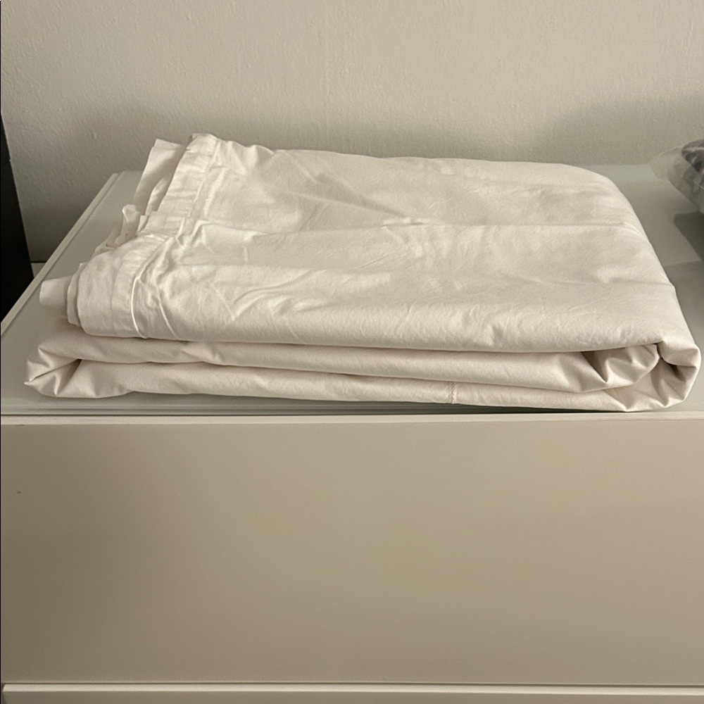 Frette Elegant White Duvet - Queen size - Picture 5 of 5